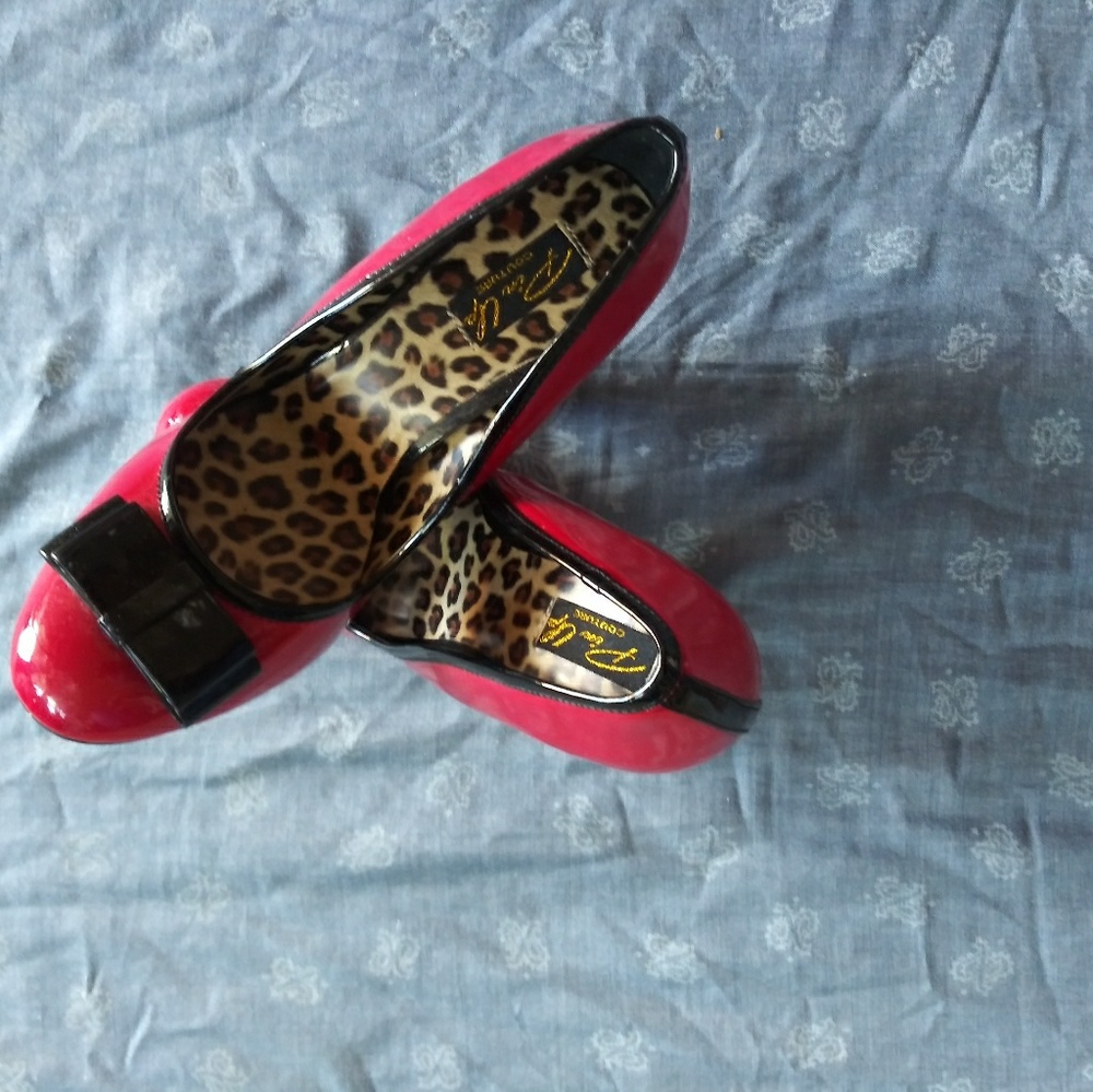 Pin Up Red Heels - Picture 3 of 5